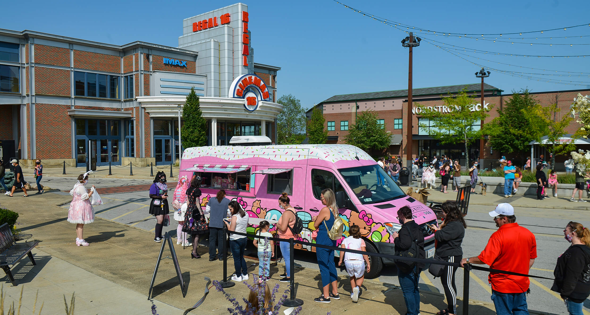 Hello Kitty Cafe Truck Hello Kitty Cafe Truck